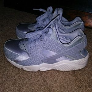 Grey Nike Huaraches with tan gun soles. Size 7